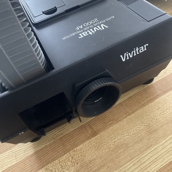 Vivitar Autofocus Slide Projector 2000AF Auto Focusing 35mm Working, Needs Bulb - Picture 10 of 11